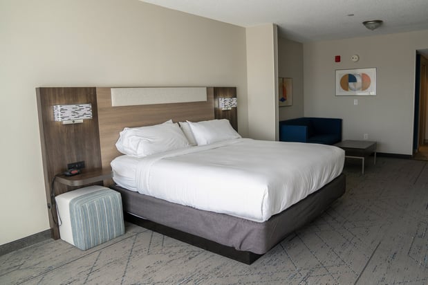 Images Holiday Inn Express Pembroke by IHG