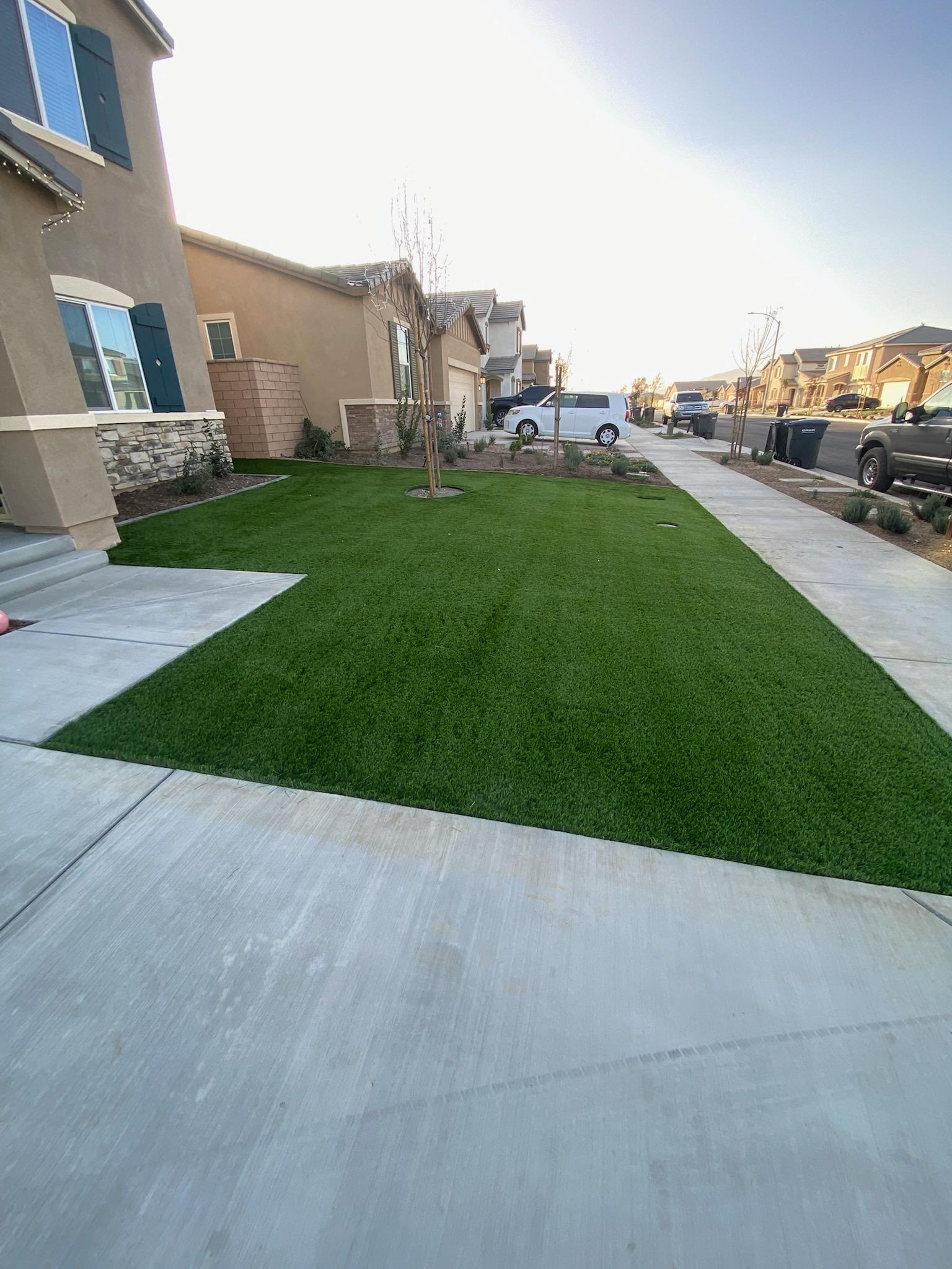 Instalaci&oacute;n de C&eacute;sped-Franco Landscaping