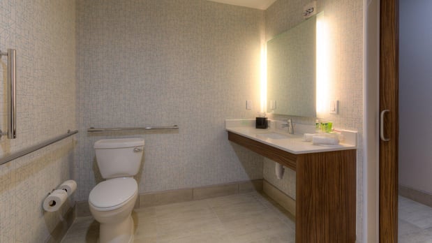 Images Holiday Inn Express & Suites Tulsa Midtown by IHG