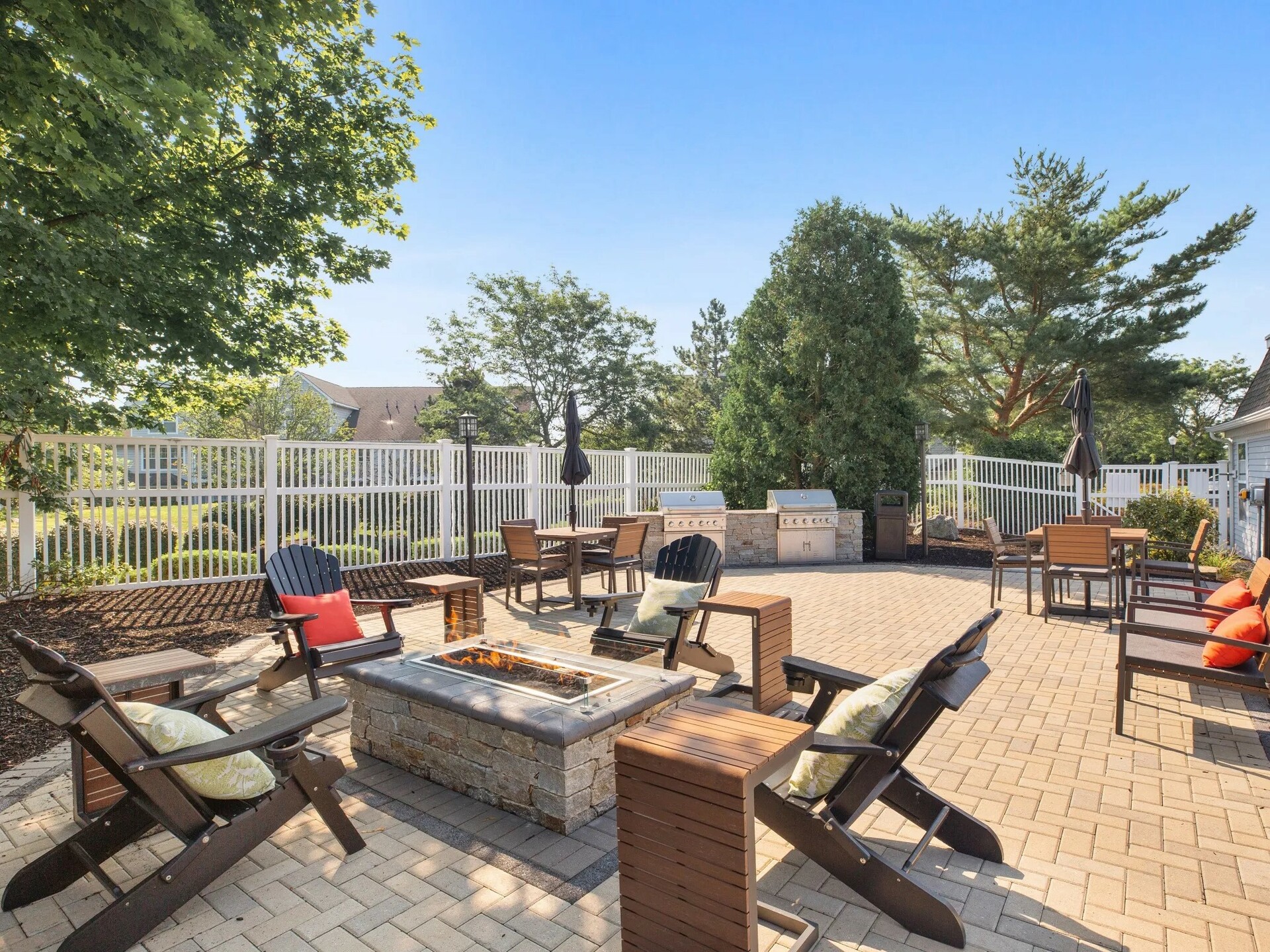 The Estates - Outdoor Lounge with Firepit
