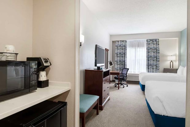 Images Best Western Plus Crossroads Inn & Suites