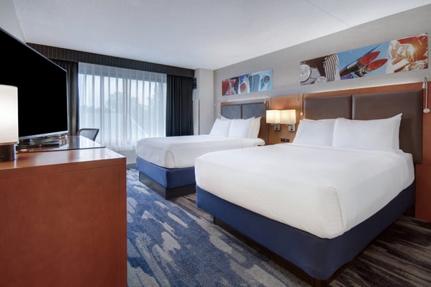 Images Crowne Plaza Auburn Hills by IHG