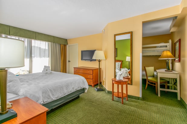 Images Holiday Inn & Suites Clearwater Beach by IHG