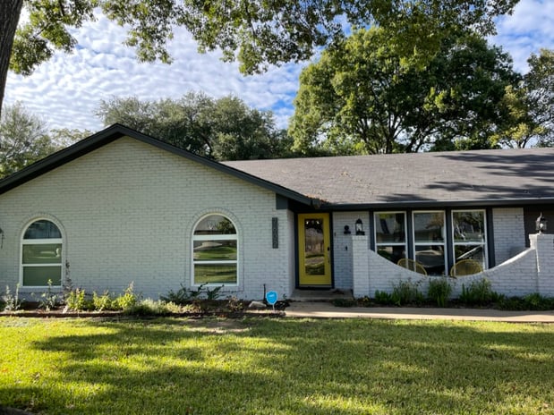 Images Ashley Jackson - Mueller Residential Group at Realty Austin | Compass, Principal REALTOR
