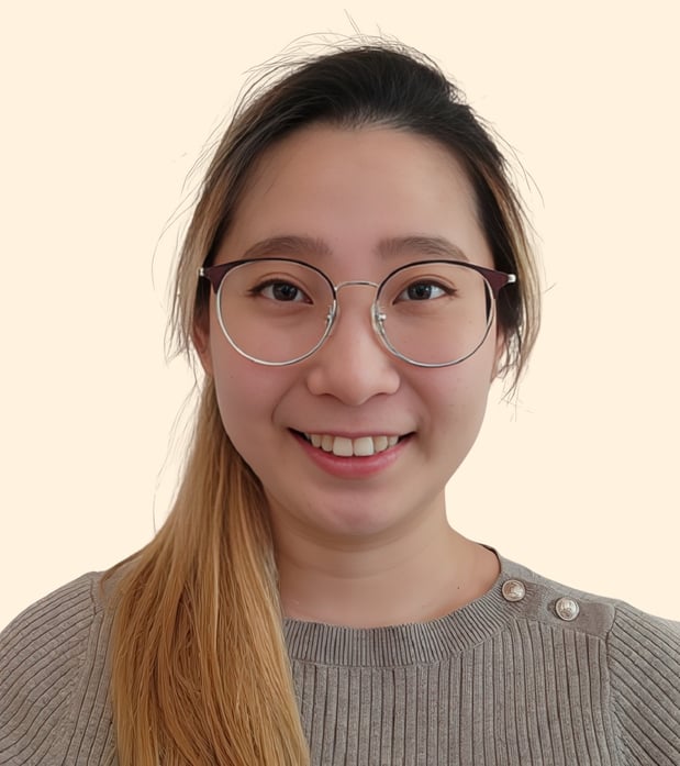 Images Esther Yang, Counselor