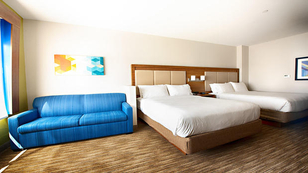 Images Holiday Inn Express & Suites Houston SW - Galleria Area by IHG