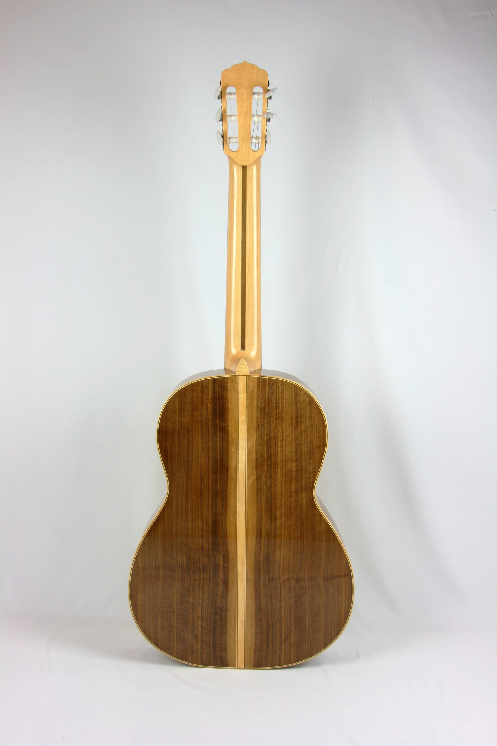 Tamara Koller e.U. - Meisterbetrieb für Gitarrenbau, Größingstraße 18/37 in Zeltweg