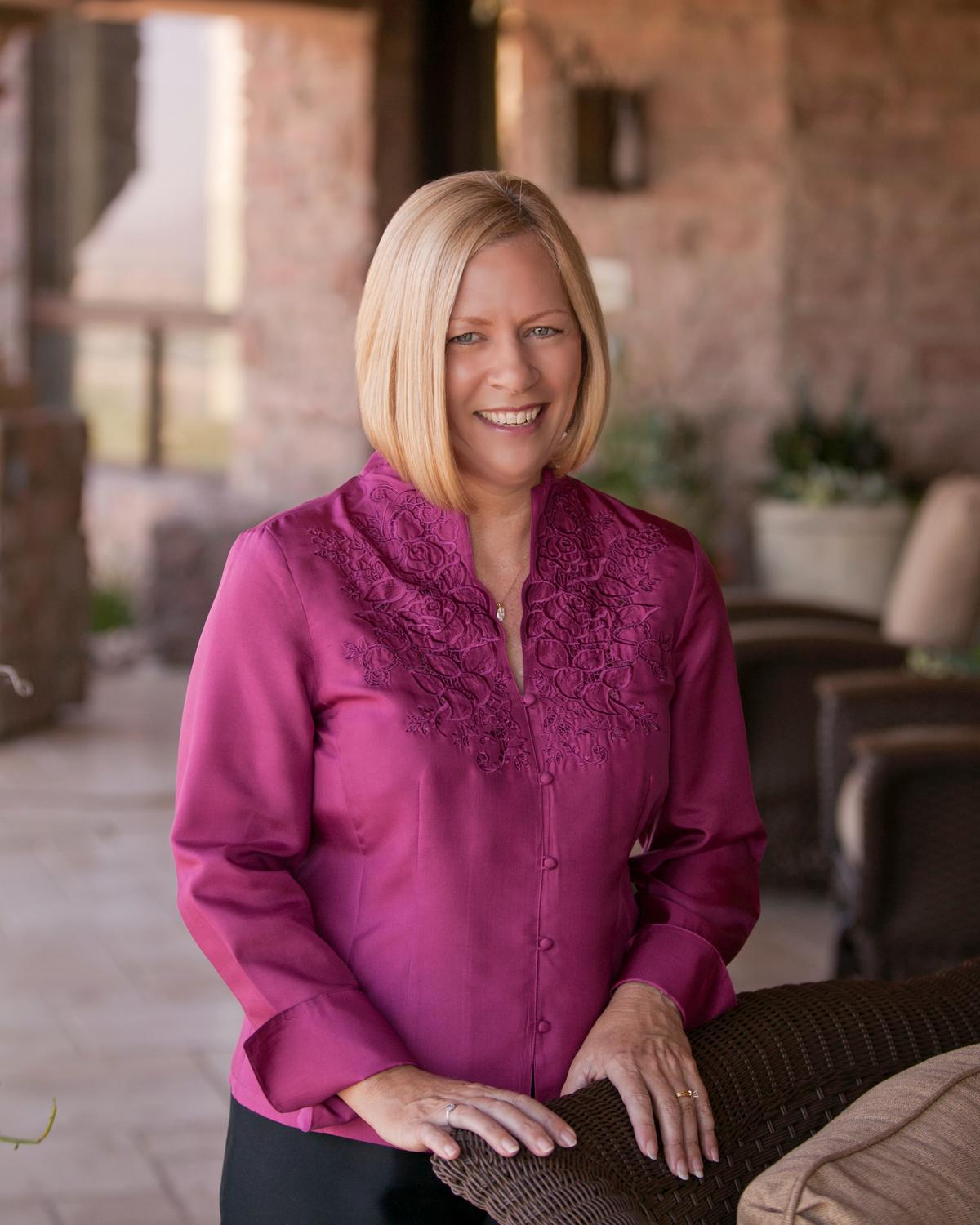 Kelly Karbon, Luxury Real Estate Specialist