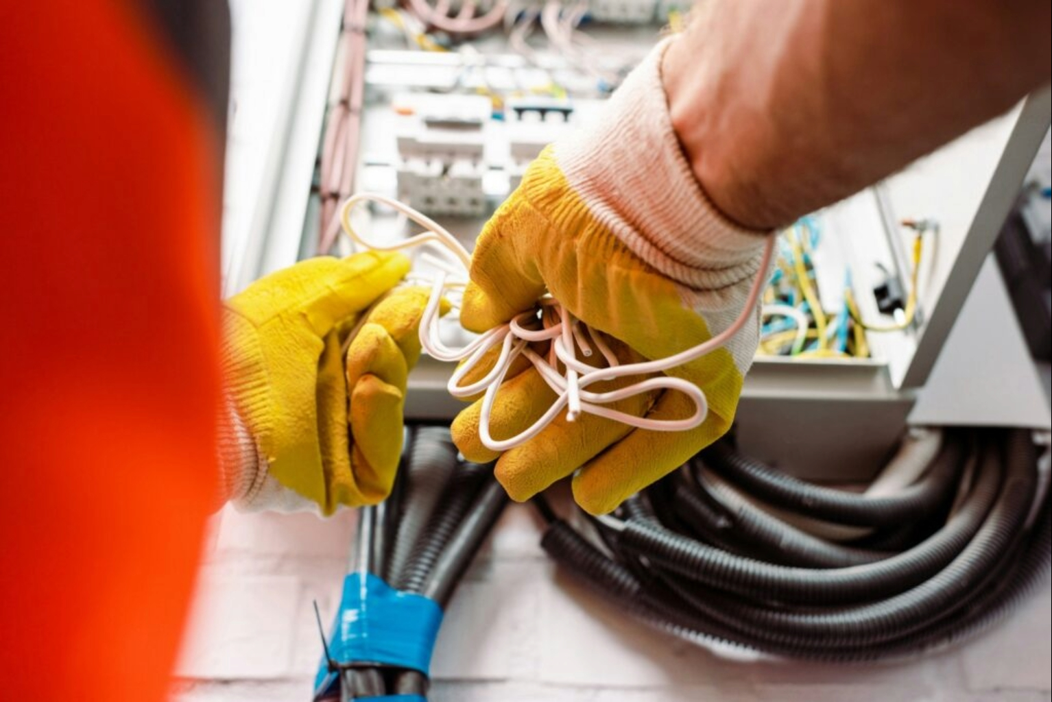 Images ELECTRICISTAS 24H-CIRCUIT REPAIRED -Urgencias Madrid