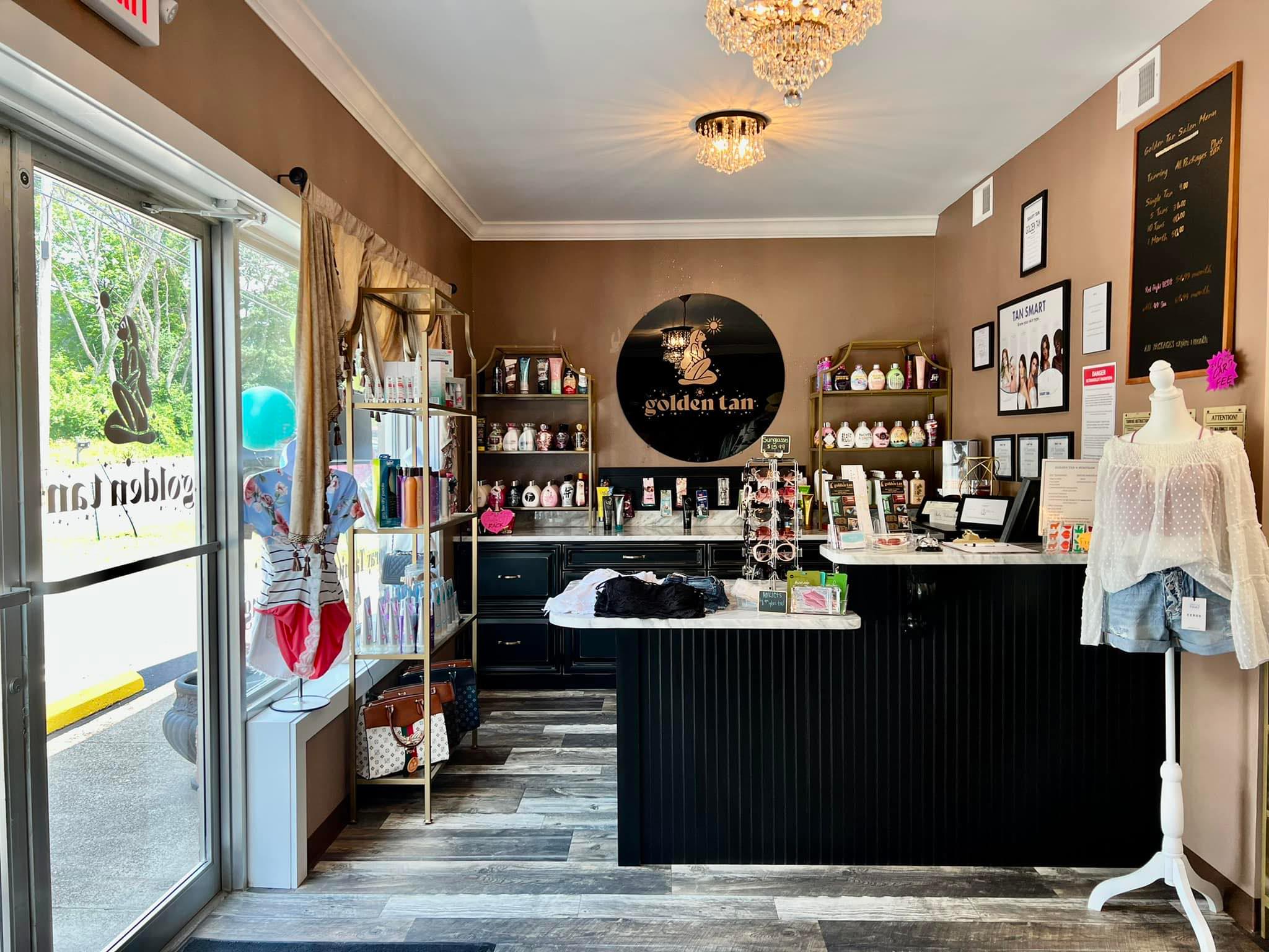 Golden Tan &amp; Boutique Logo