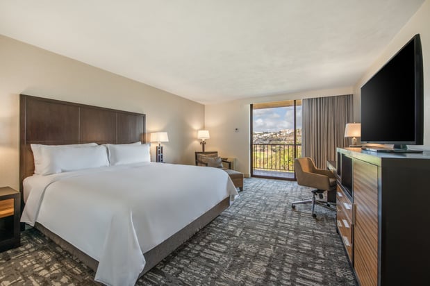 Images Crowne Plaza San Diego - Mission Valley by IHG