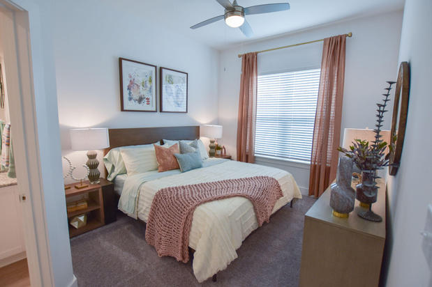 Images The Ivy at Ariston