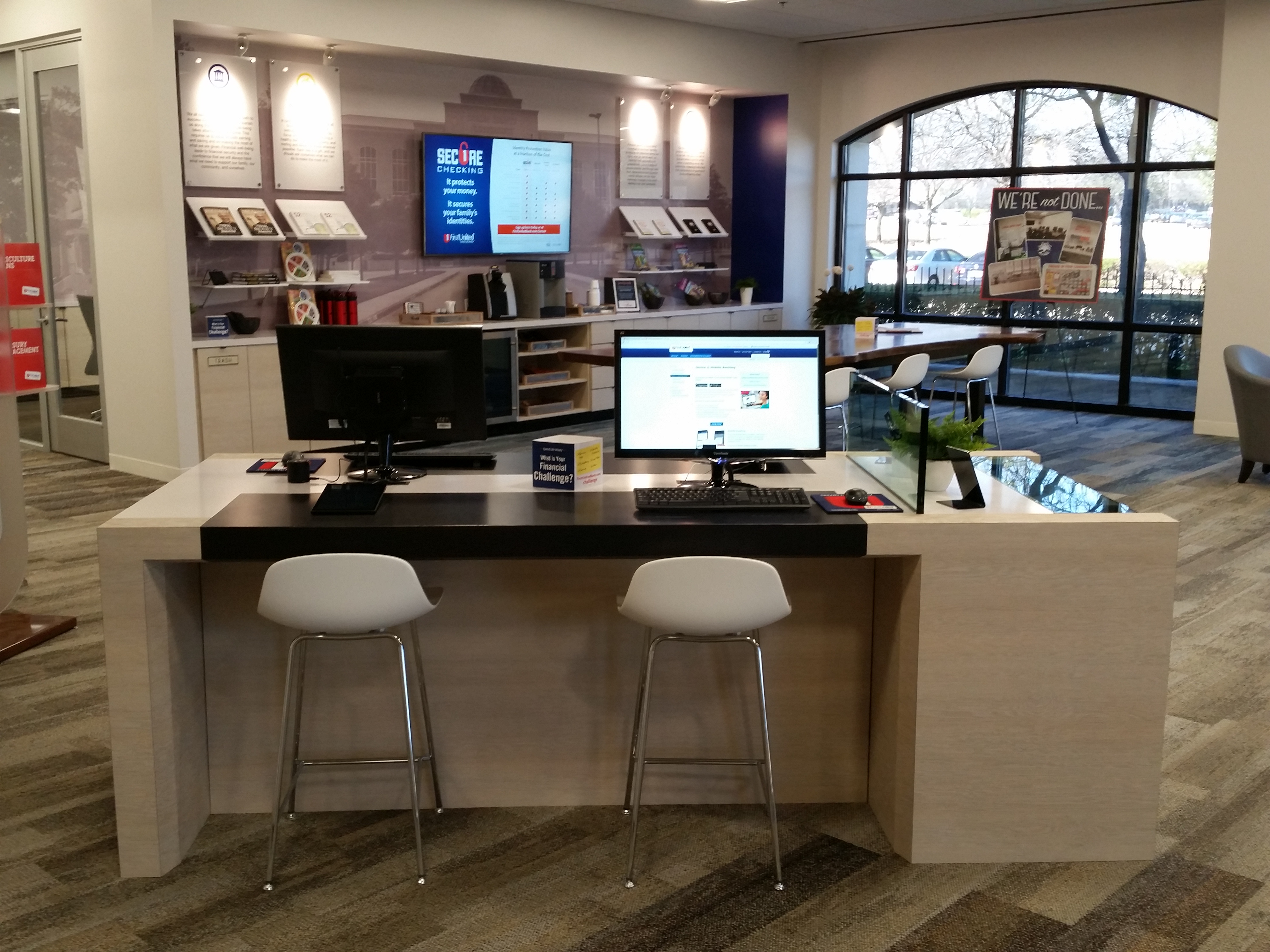 First United Bank - McKinney Redbud - interior customer tech area