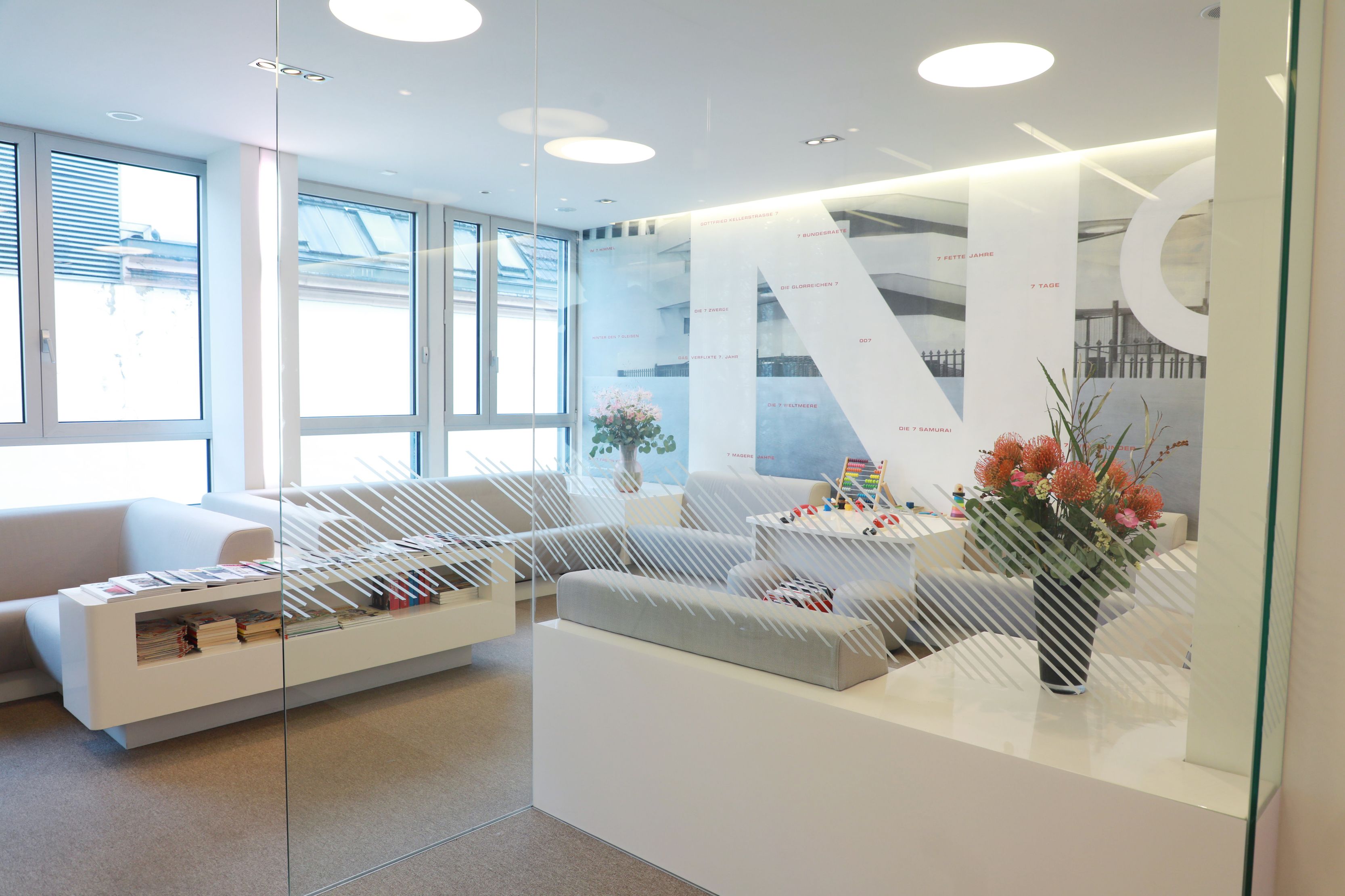 Bilder Kieferorthopädie Stadelhofen in Zürich. Dr. Felix A. Rohrer