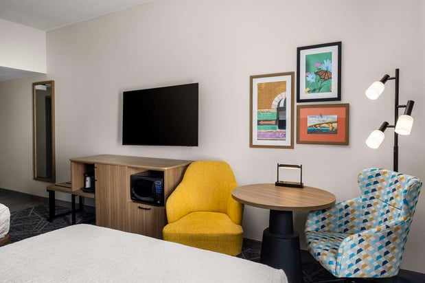 Images Hampton Inn & Suites Moline-Quad City Int'l Aprt