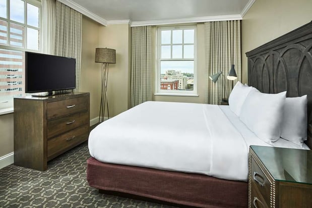 Images Redmont Hotel Birmingham, Curio Collection by Hilton