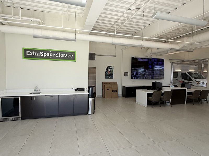 Images Extra Space Storage