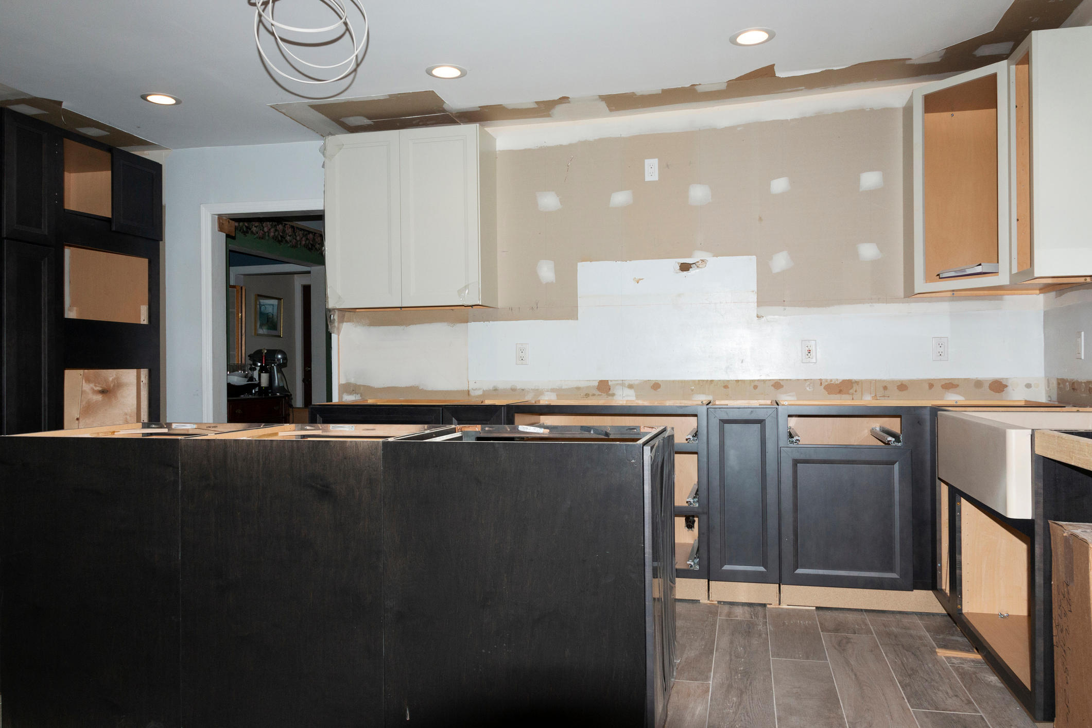 Here at Top Tier Restoration & Remodeling, we are experts in kitchen remodeling services. We provide our clients with a comprehensive range of services to transform their Nassau County kitchens. We can build you a kitchen that meets all of your wants and needs – and even your dreams!