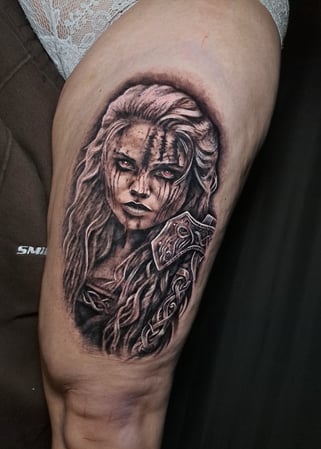 Bilder Bloody Dogs Tattoo & Piercing Inh. Robert Pongrácz