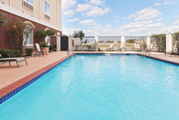 Images Holiday Inn Express & Suites Abilene by IHG