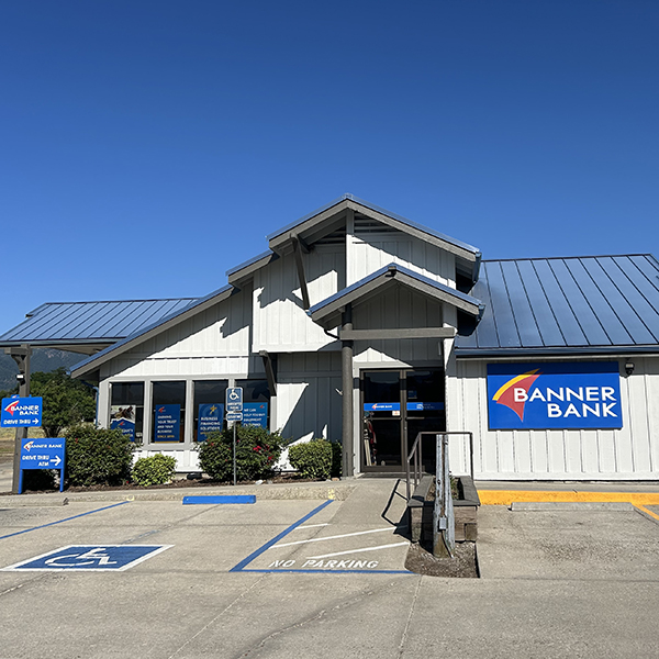 Banner Bank branch in Greenview, California