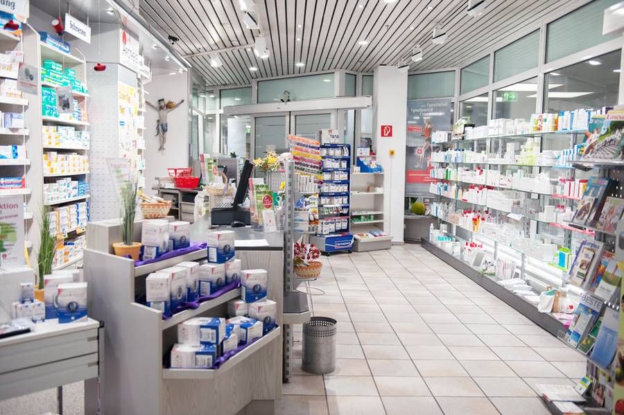 Apotheke aktiv im Castra-Regina-Center Dr. Claudia Mayer e.Kfr., Bahnhofstr. 24 in Regensburg
