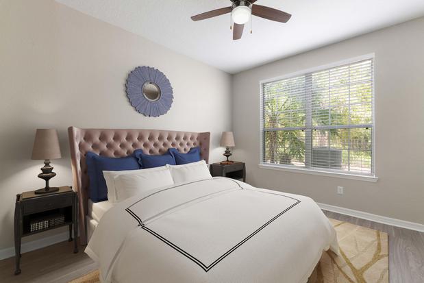 Images Knightsbridge at Stoneybrook