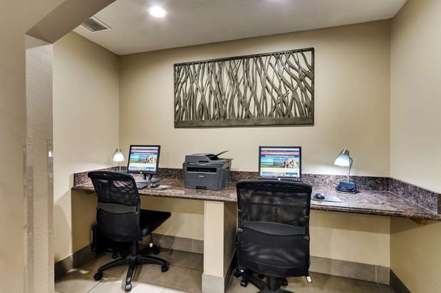 Images Best Western Plus University Inn & Suites