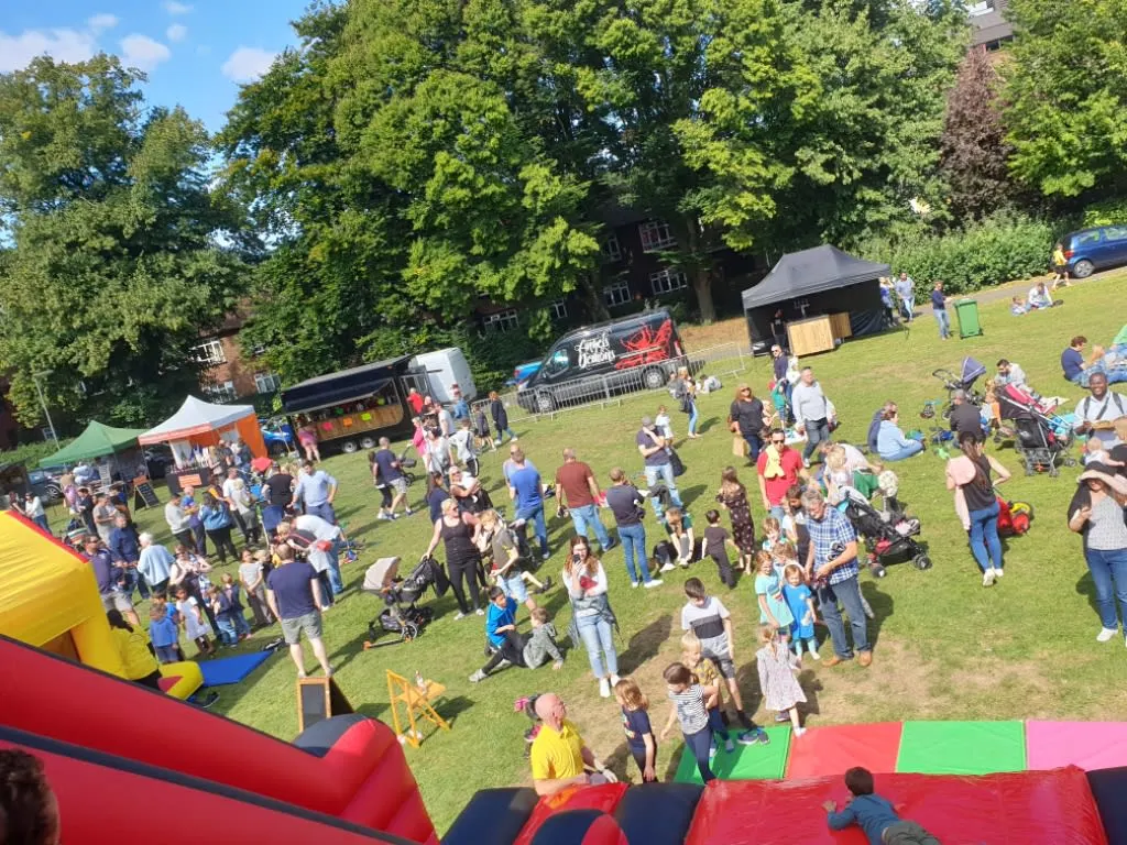 Images Top Banana Bouncy Castles