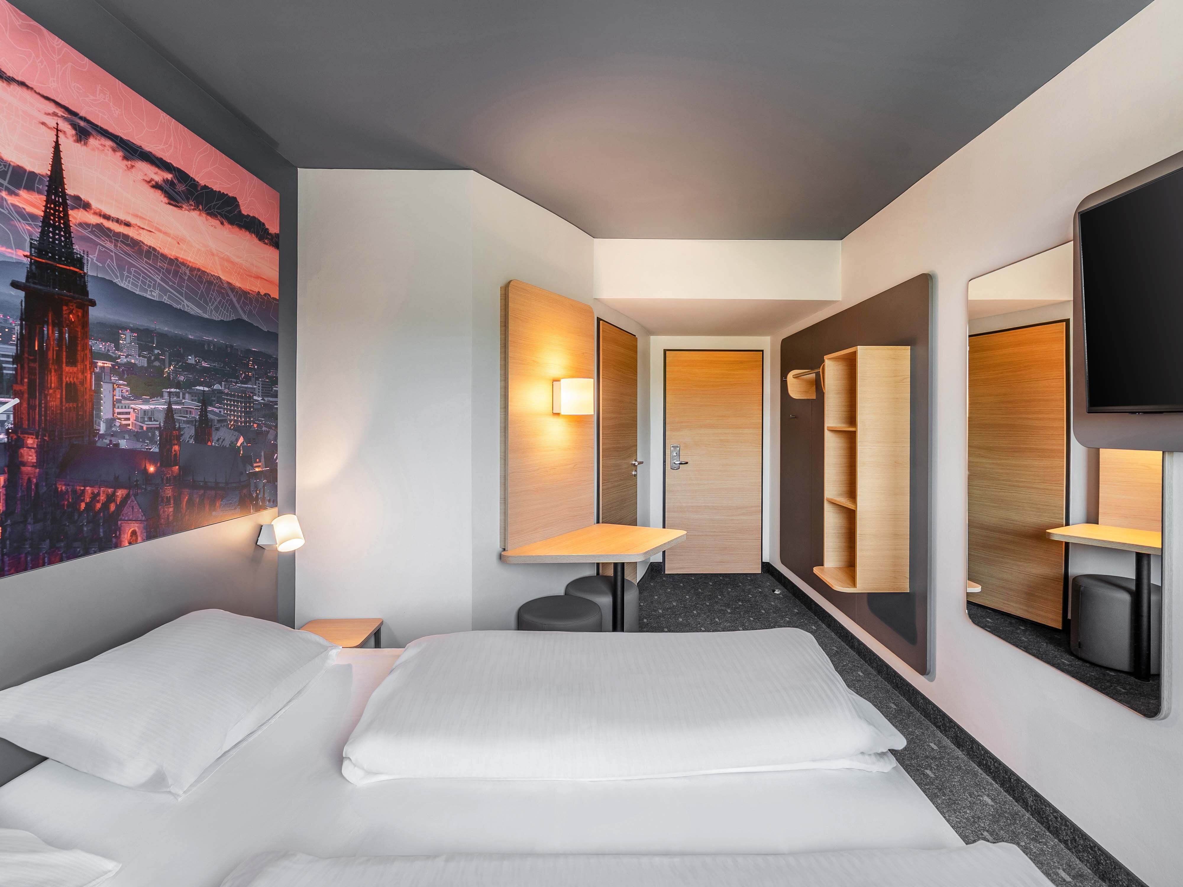 B&B HOTEL Freiburg-Süd, Munzinger Straße 1b in Freiburg