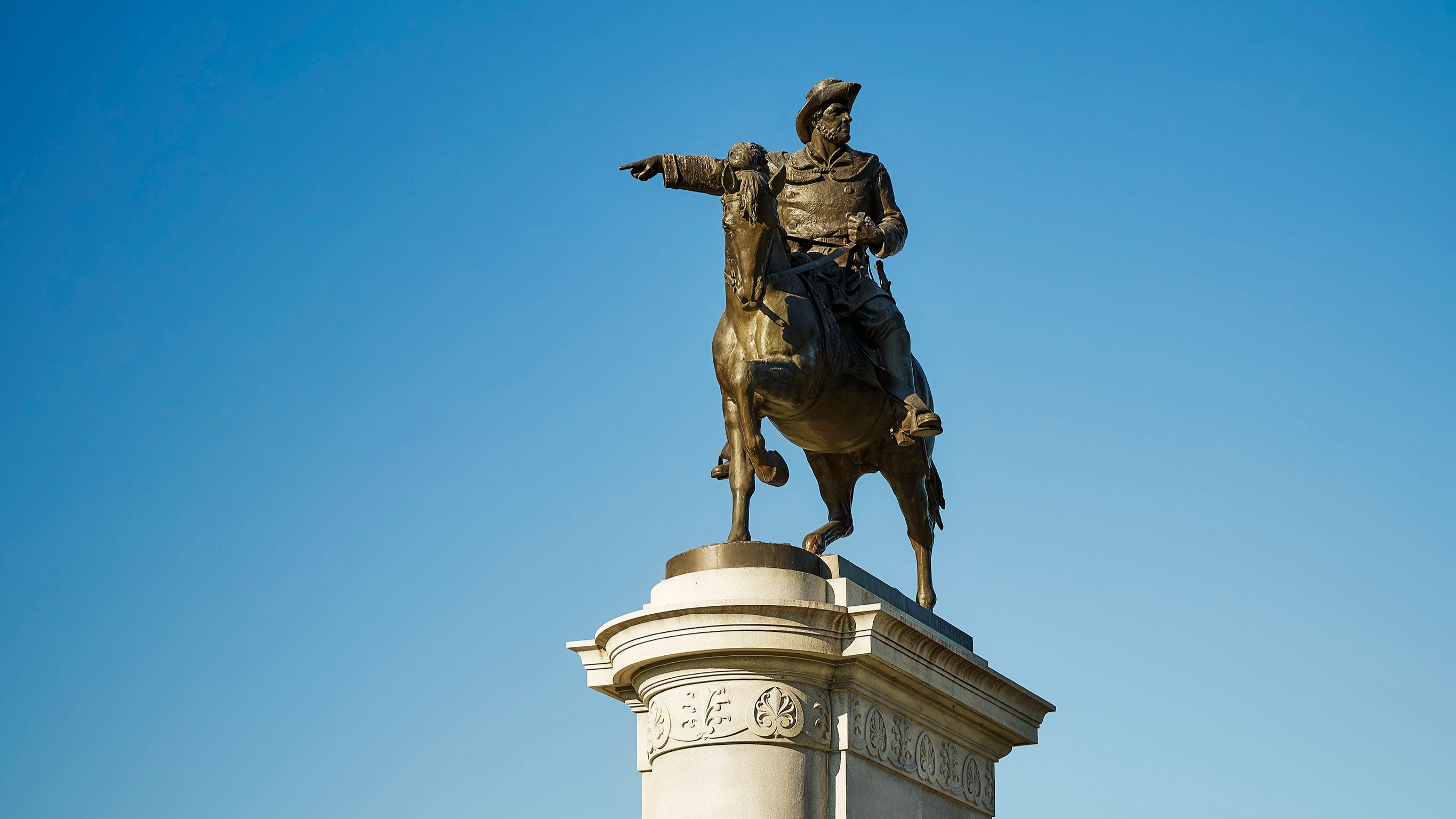 Four Seasons Hotel Houston Image