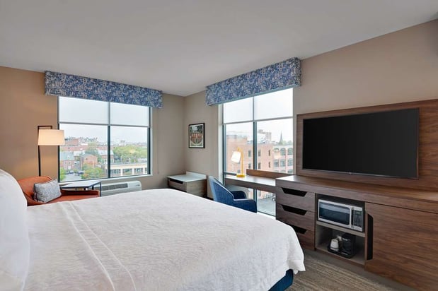 Images Hampton Inn Salem Boston