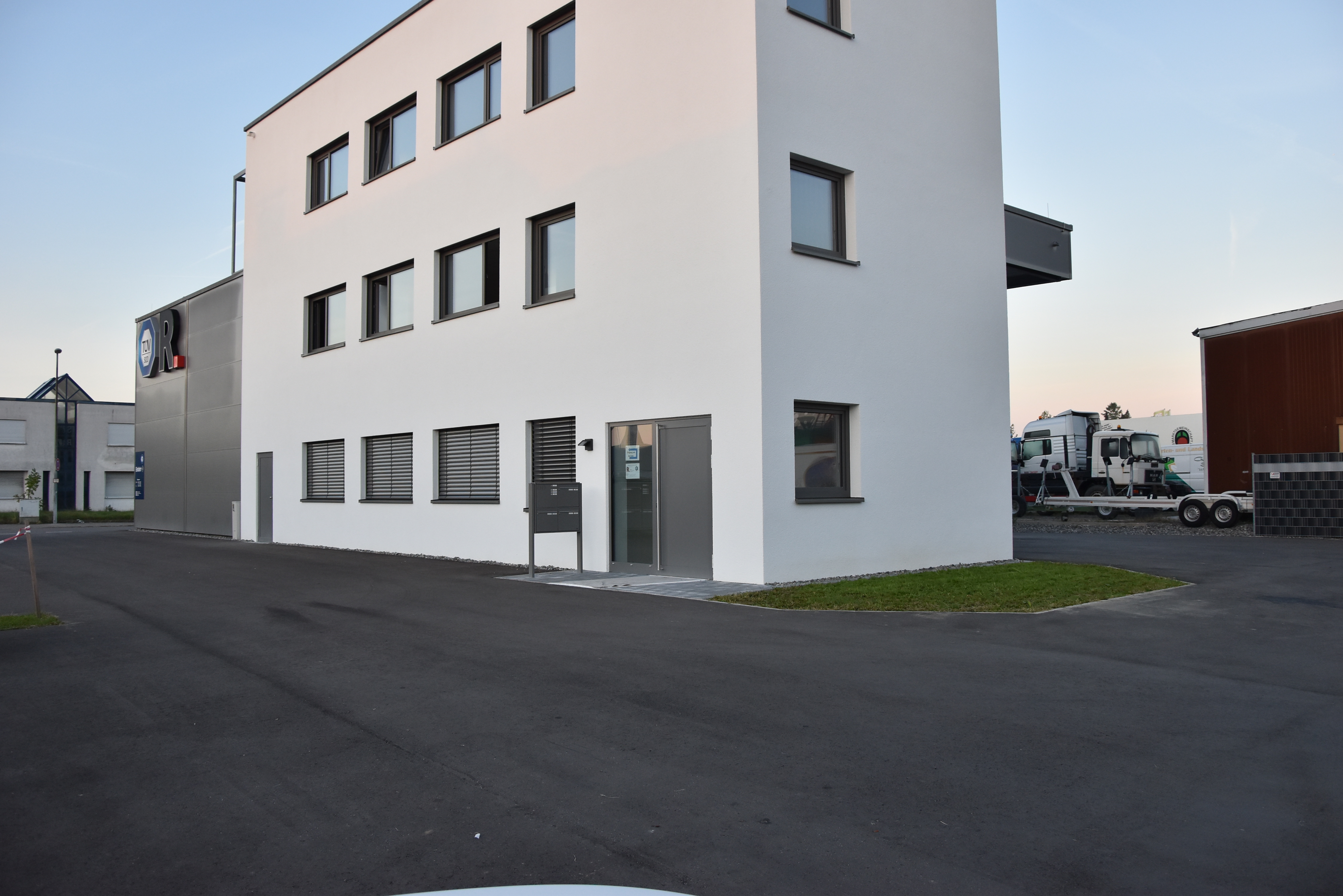 Kfz Sachverständigenbüro Roth e.K. Inh. Michael Abt, Rheinstr. 13 in Friedrichshafen