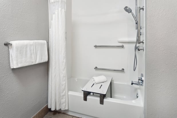 Images Holiday Inn Express Cleveland Airport - Brook Park by IHG