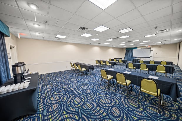 Images Holiday Inn & Suites Clearwater Beach S-Harbourside by IHG