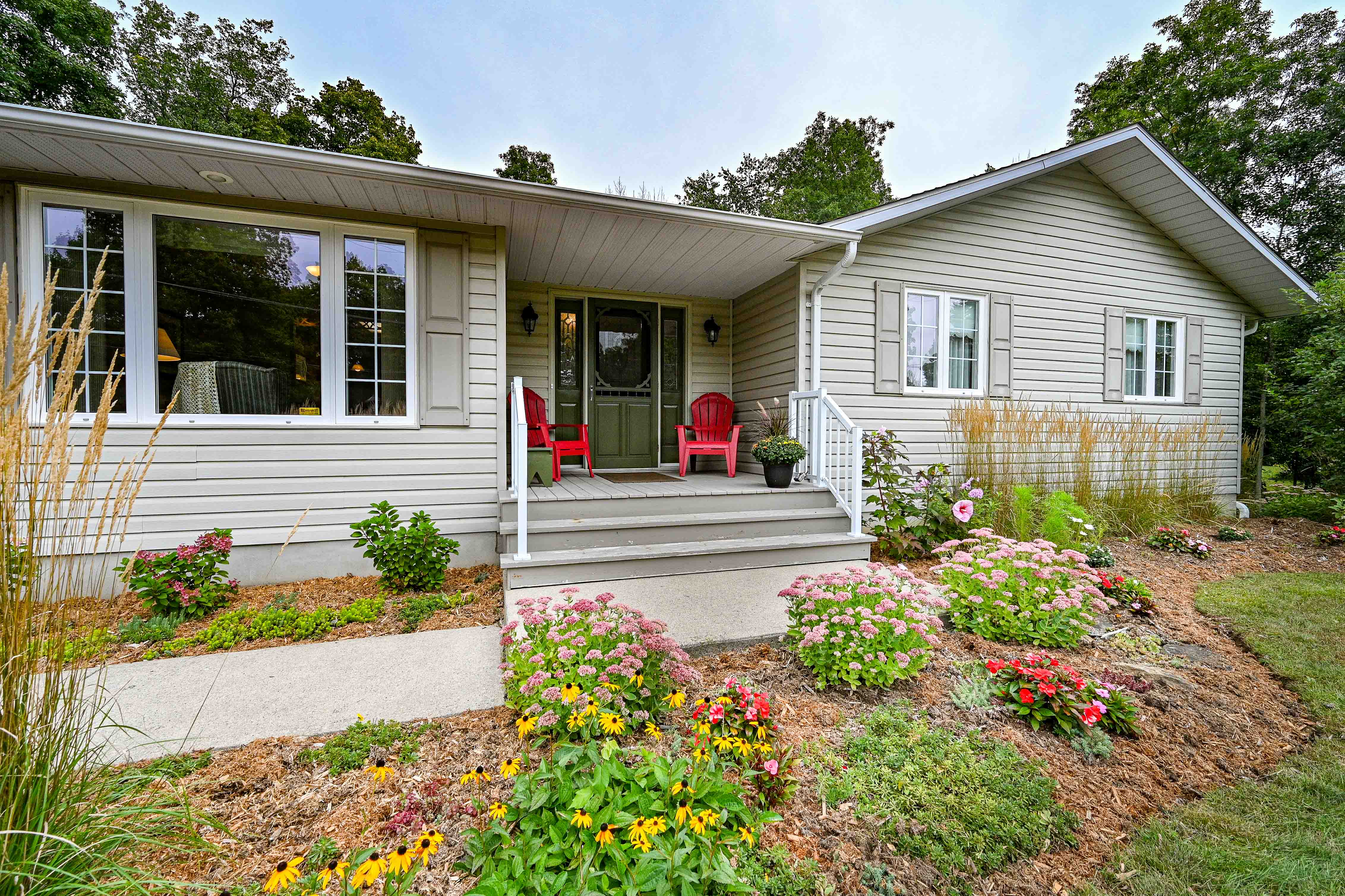 Images Leif Olson - Ottawa Real Estate Agent - Hamre Team RE/MAX Affiliates
