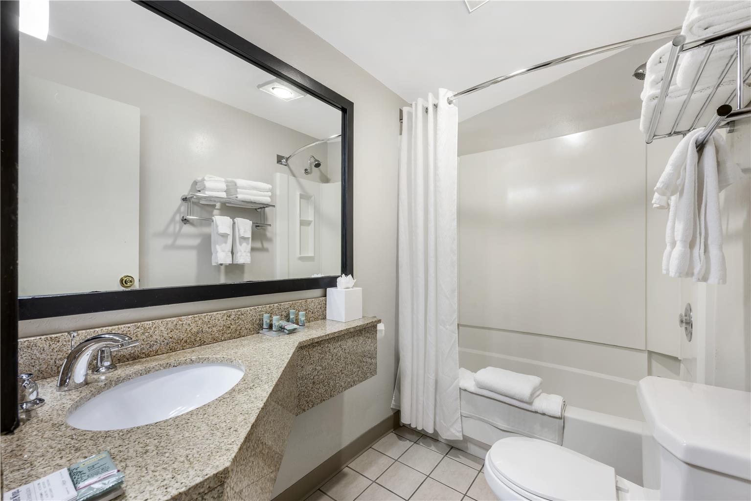 Bathroom - 1 Queen 1 Double - Pet Friendly