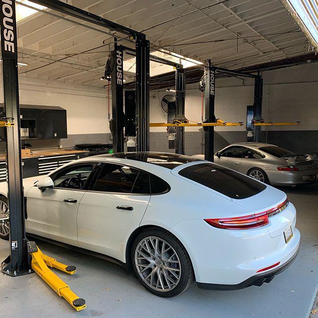 PORSCHE Service - HOUSE Automotive Independent Photo