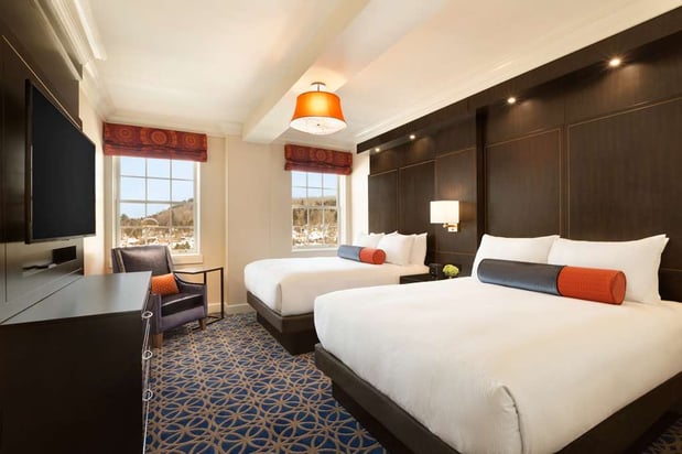 Images Hotel Saranac, Curio Collection by Hilton