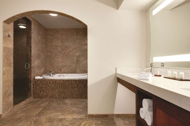 Images Embassy Suites by Hilton Scottsdale Resort