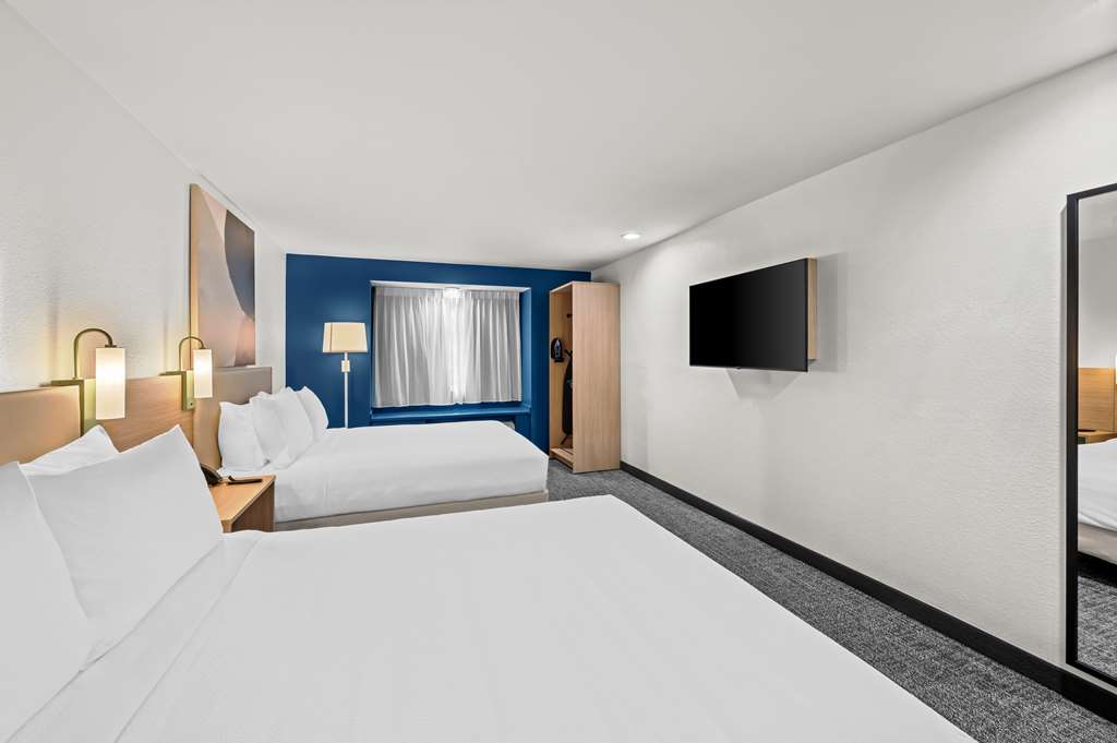 Guest room