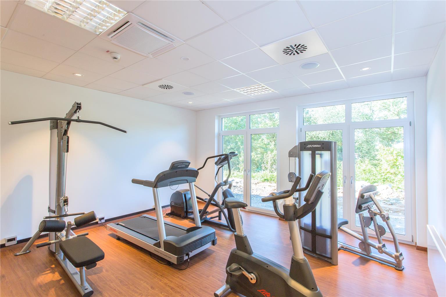 Best Western Queens Hotel Pforzheim-Niefern, Pforzheimer Strasse 52 in Niefern