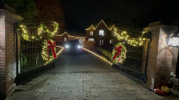 Images Rudy & Co. Holiday Lighting