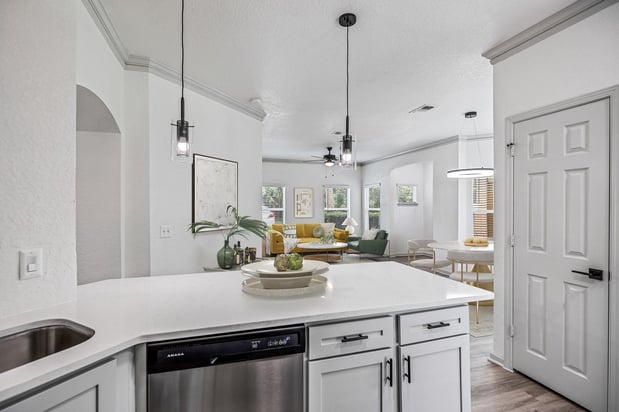 Images Halston World Gateway Apartment Homes