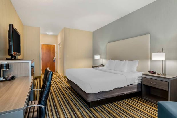 Images Best Western Plus New England Inn & Suites
