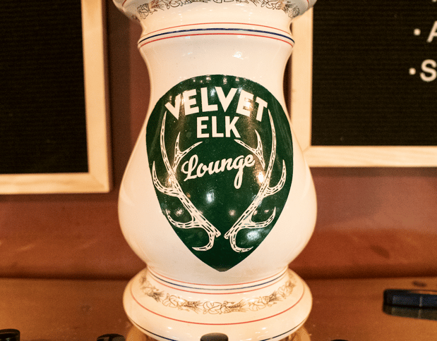 Images Velvet Elk Lounge