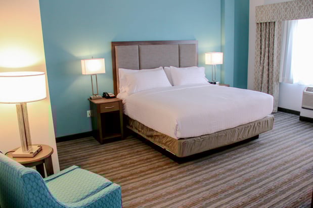 Images Holiday Inn & Suites Denver Tech Center-Centennial by IHG