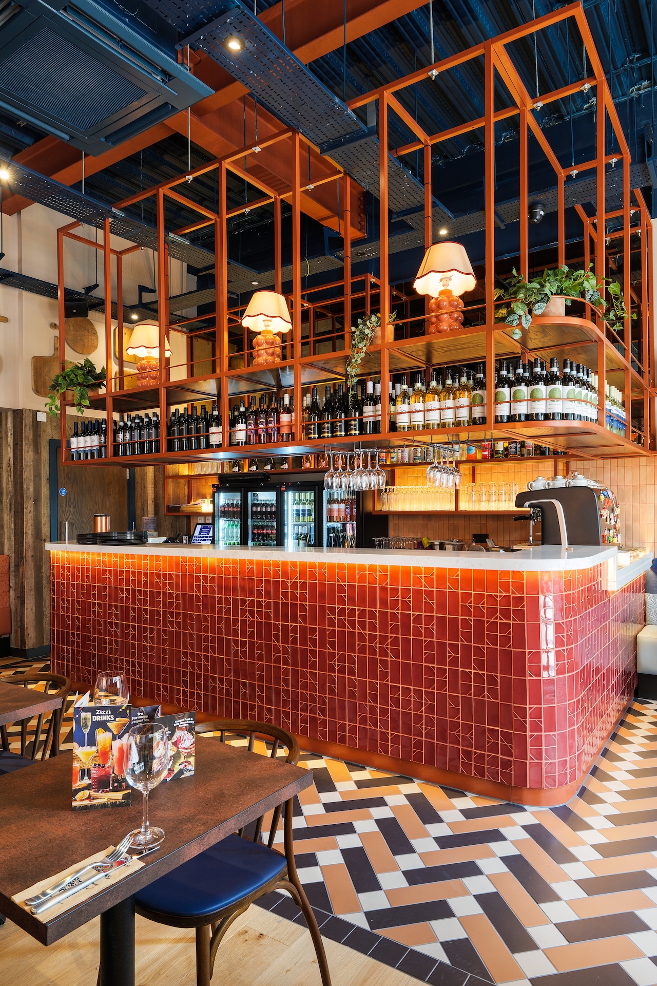 Zizzi Cotswolds Outlet, Bar