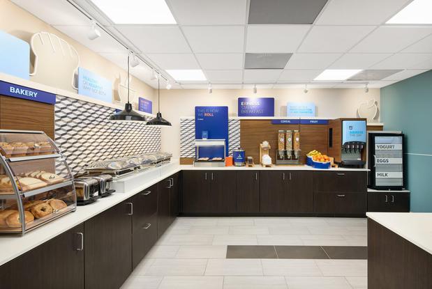 Images Holiday Inn Express & Suites Atlanta - Tucker Northlake by IHG