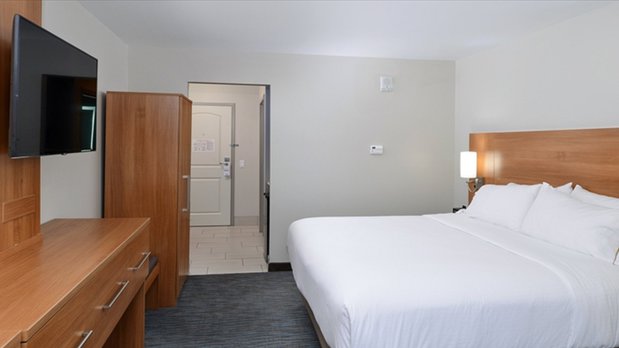Images Holiday Inn Express & Suites Lexington - Hamburg Area by IHG